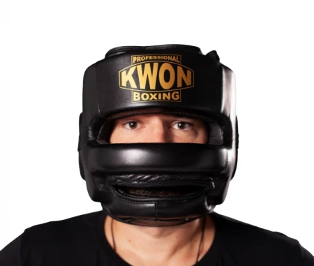 SKÓRZANY KASK Z OCHRONĄ NOSA KWON
