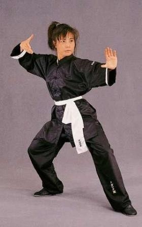 UBRANIE DO KUNG FU W CHIŃSKIM STYLU - KWON