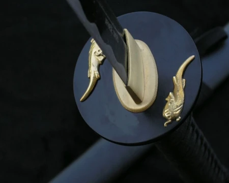 KATANA Z  MOTYWEM ZŁOTYCH RYB NA TSUBIE