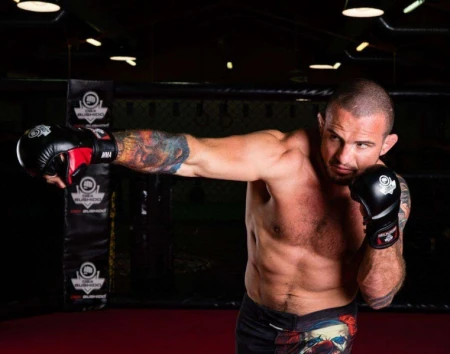 RĘKAWICE MMA DBX BUSHIDO SPARINGOWE CZARNO-CZERWONE