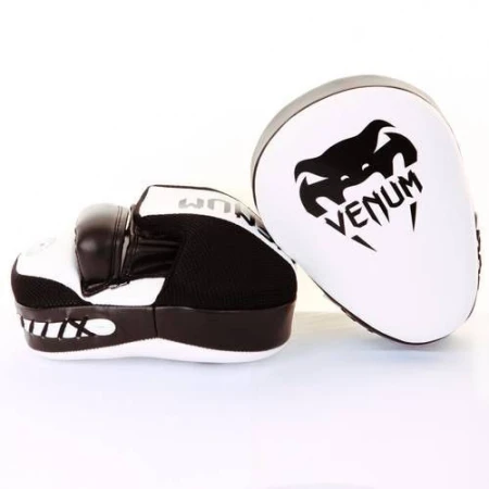 Pattes_d_ours_courbees_Venum_Cellular_Tech_2_0_Noir_Blanc_0e40.jpg