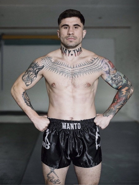 MANTO SPODENKI MUAY THAI DUAL CZARNO-SREBRNE